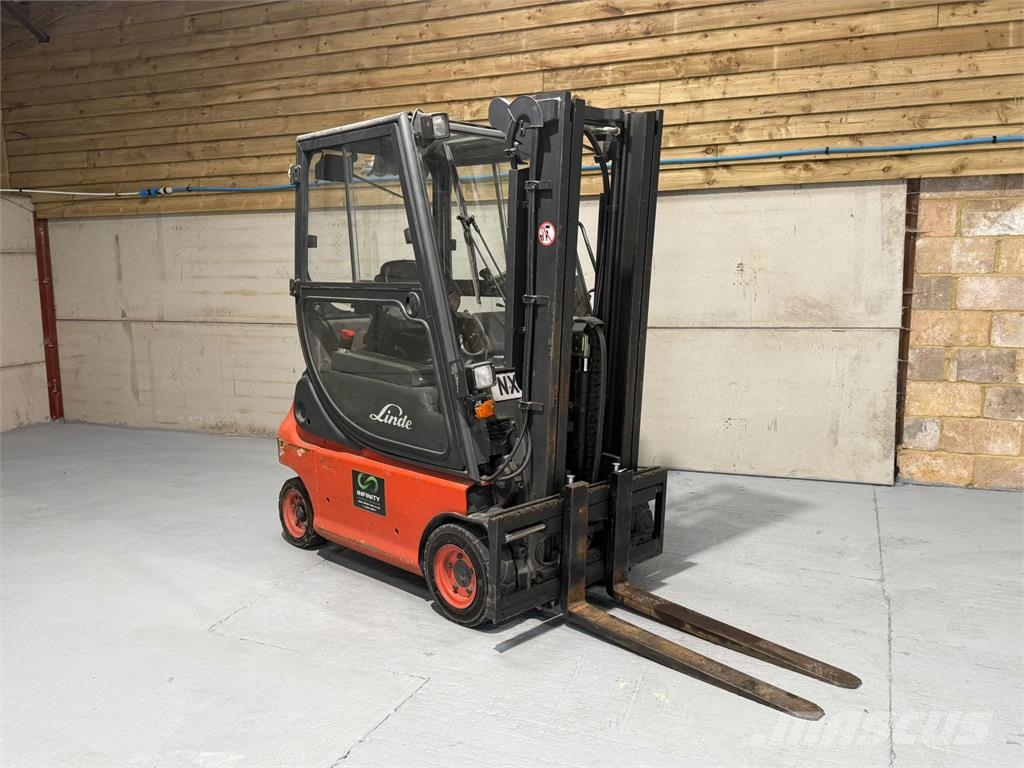 Linde E16P-02 Akumulátorové vozíky