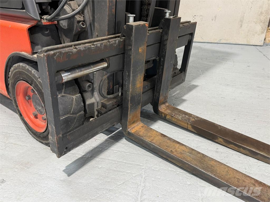 Linde E16P-02 Akumulátorové vozíky