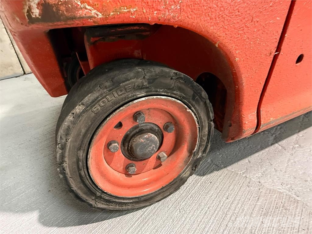 Linde E16P-02 Akumulátorové vozíky
