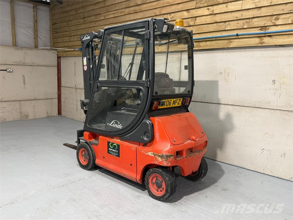 Linde E16P-02 Akumulátorové vozíky