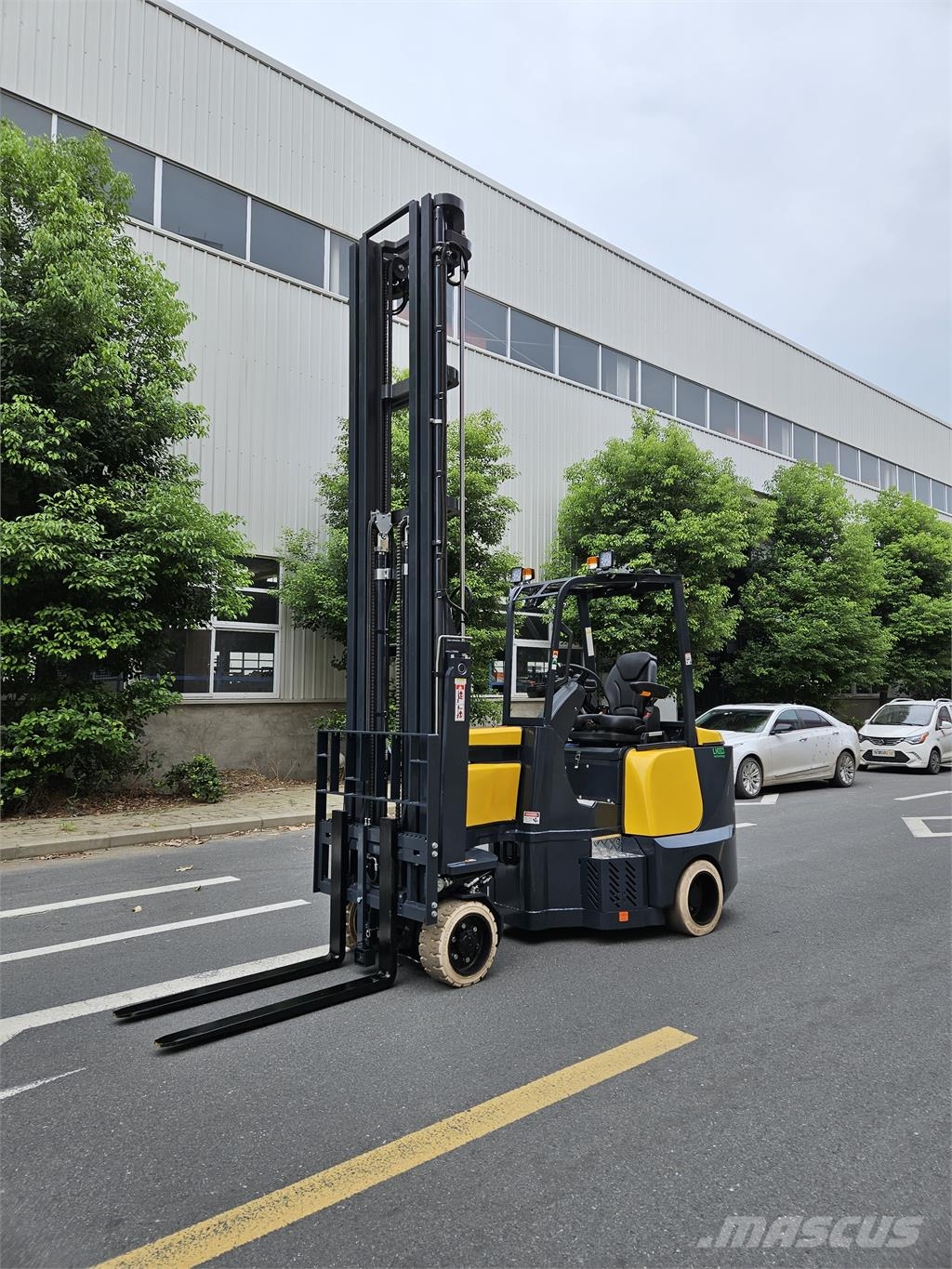 NaLift NL30 Articulated Forklift Sähkötrukit