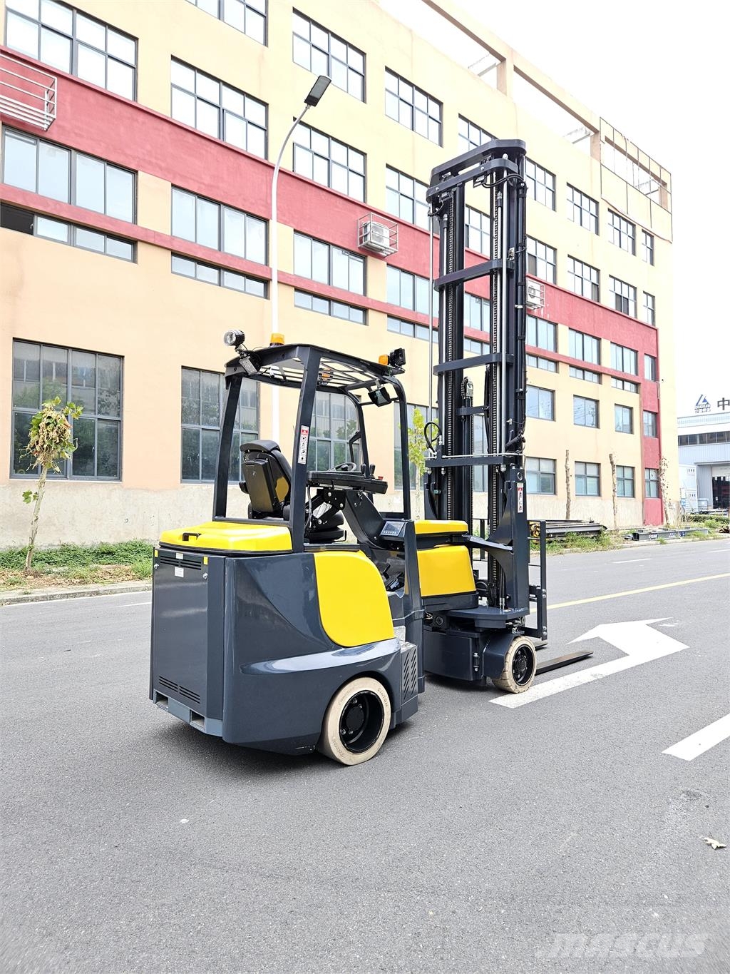 NaLift NL30 Articulated Forklift Sähkötrukit
