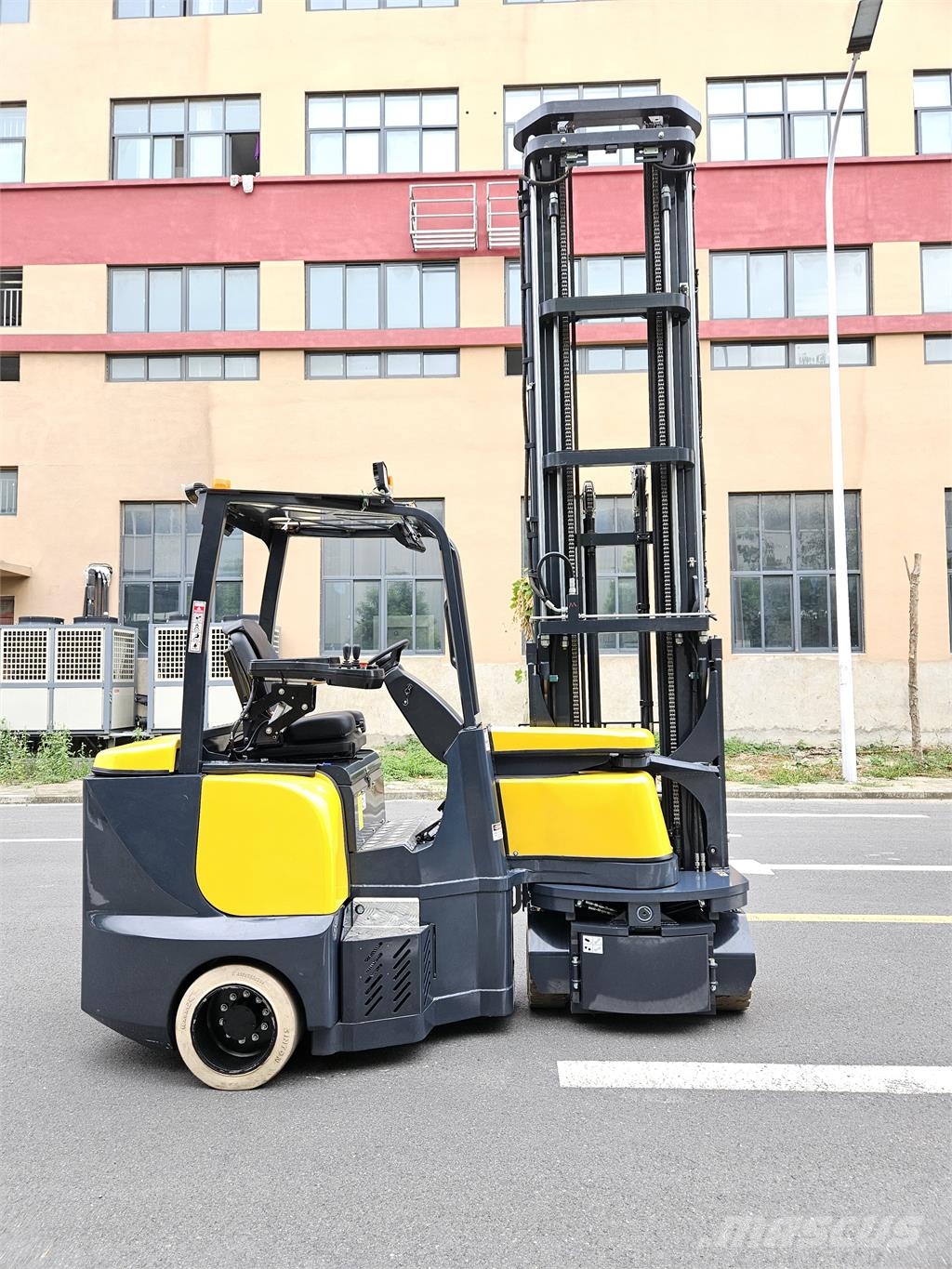 NaLift NL30 Articulated Forklift Sähkötrukit