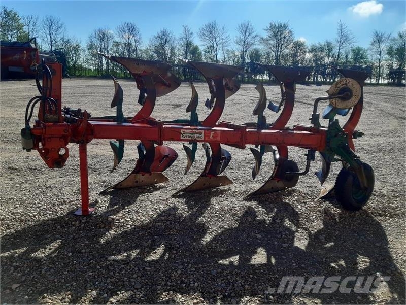 Kverneland 4 furet Reversible ploughs