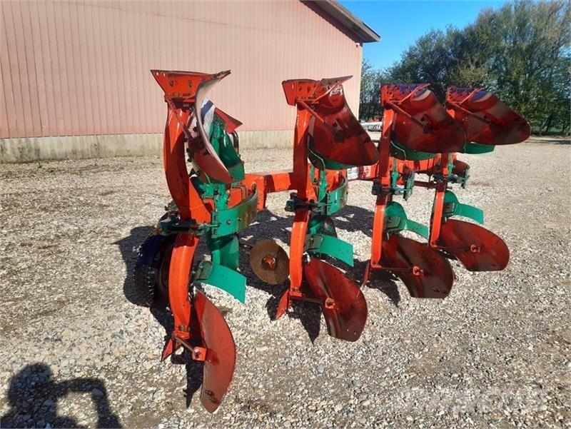 Kverneland 4 furet Reversible ploughs