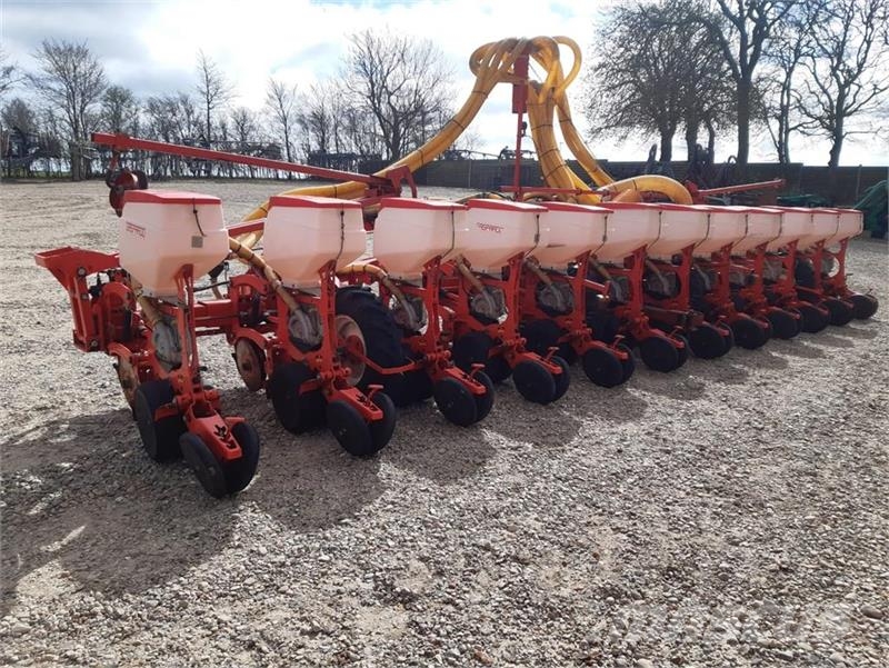 Maschio Gaspardo Manta XL 12 rk med PA1 fronttank Drillmaschinen