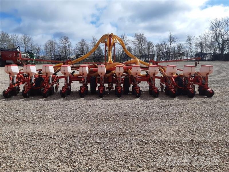 Maschio Gaspardo Manta XL 12 rk med PA1 fronttank Drillmaschinen
