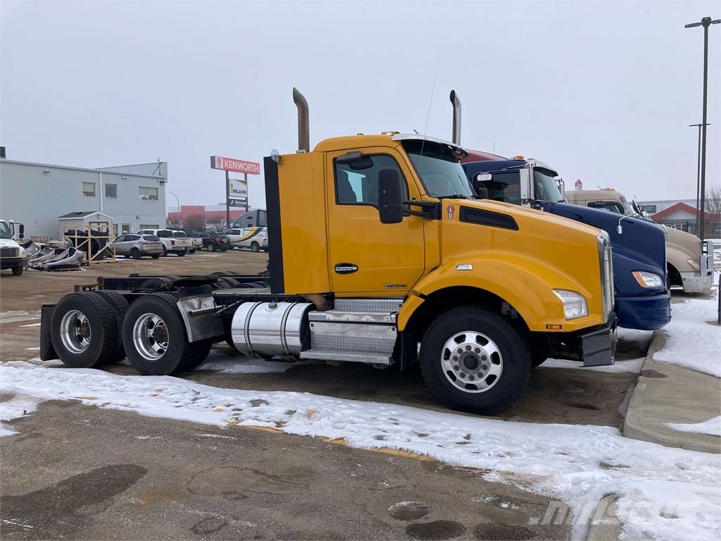 Kenworth T880 Tractor Units