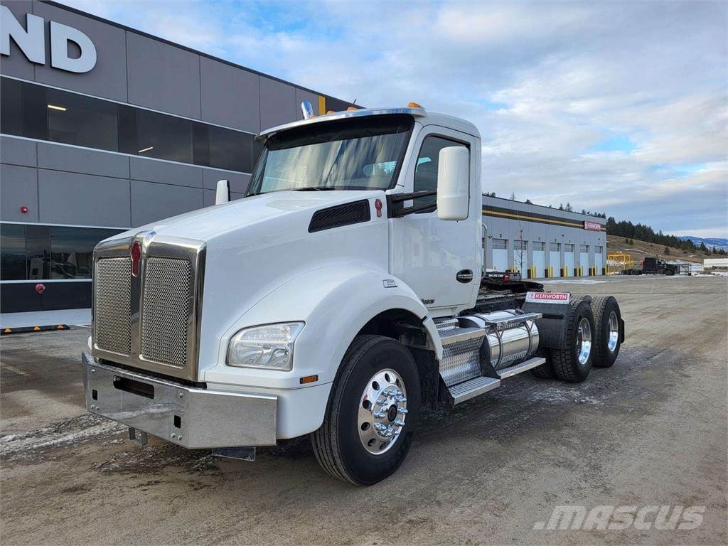 Kenworth T880 Tractor Units