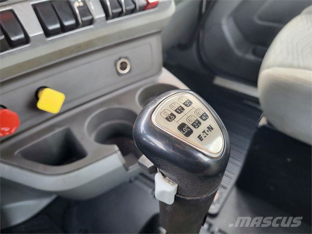 Kenworth T880 Tractor Units