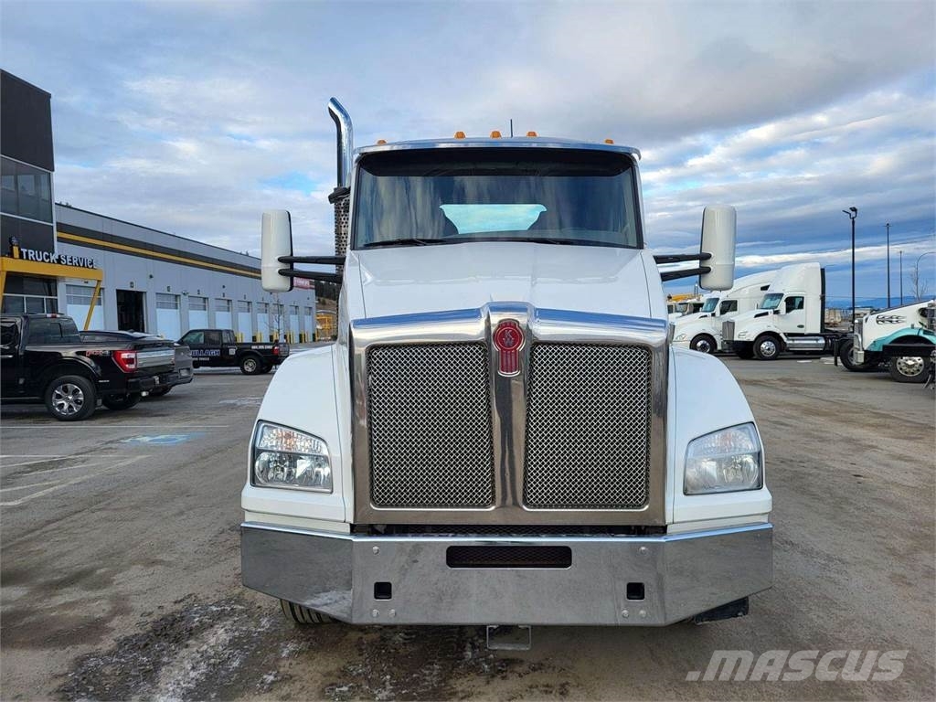 Kenworth T880 Tractor Units