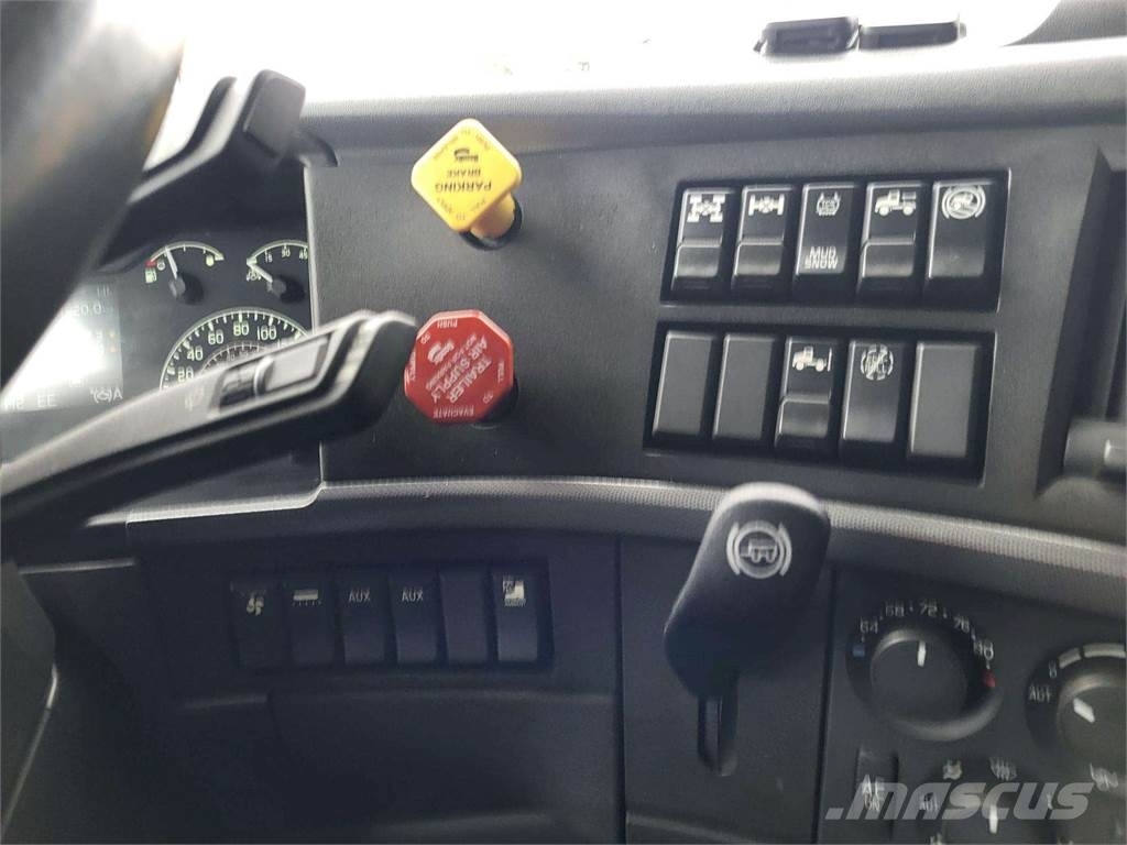 Volvo VNL 760 Camiones con chasís y cabina