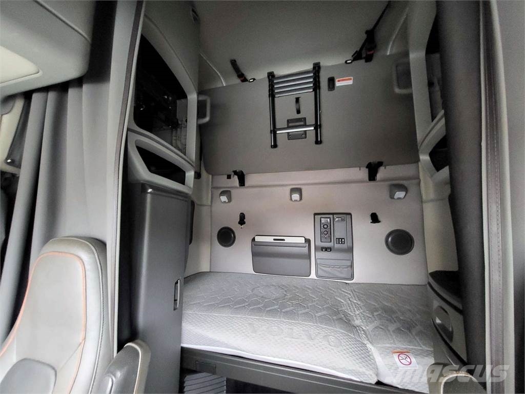 Volvo VNL 760 Camiones con chasís y cabina