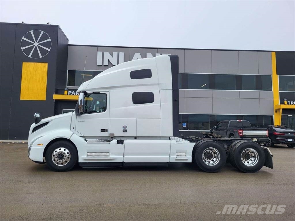 Volvo VNL 760 Camiones con chasís y cabina