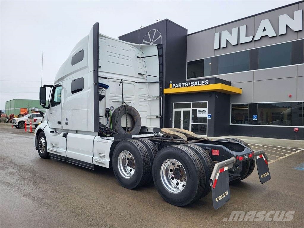 Volvo VNL 760 Camiones con chasís y cabina