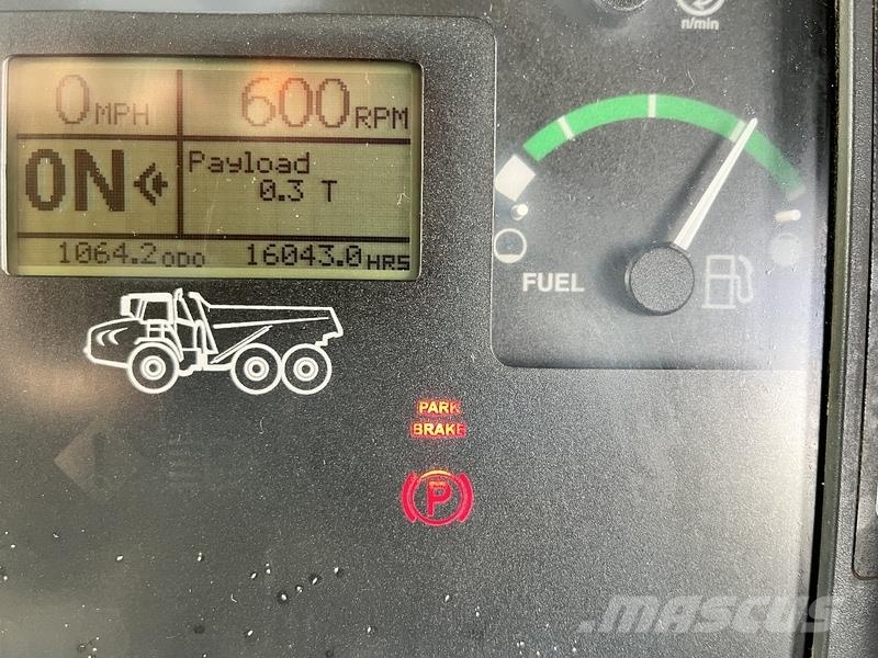 Bell B30D Dump Truck Mini tombereau