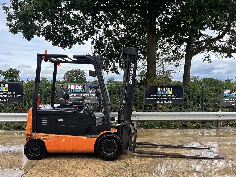 Doosan B25X-5 Forklift شاحنات ذات رافعات شوكية - أخرى
