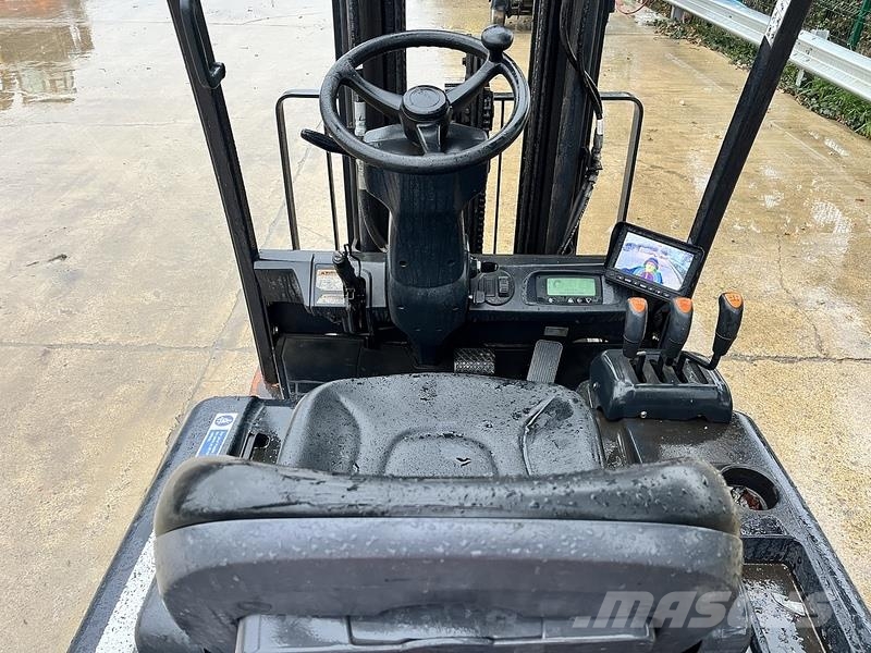 Doosan B25X-5 Forklift شاحنات ذات رافعات شوكية تعمل بالكهرباء