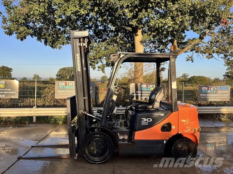 Doosan D30S-5 Forklfit Empilhadores Diesel