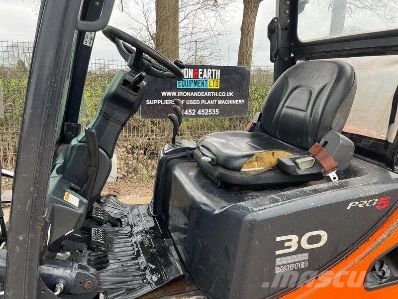 Doosan D30S-5 Forklift Πετρελαιοκίνητα Κλαρκ