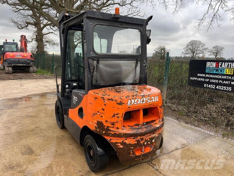 Doosan D30S-5 Forklift Πετρελαιοκίνητα Κλαρκ