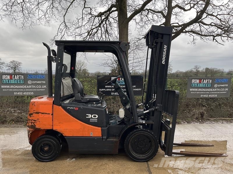 Doosan D30S-5 Forklift Πετρελαιοκίνητα Κλαρκ