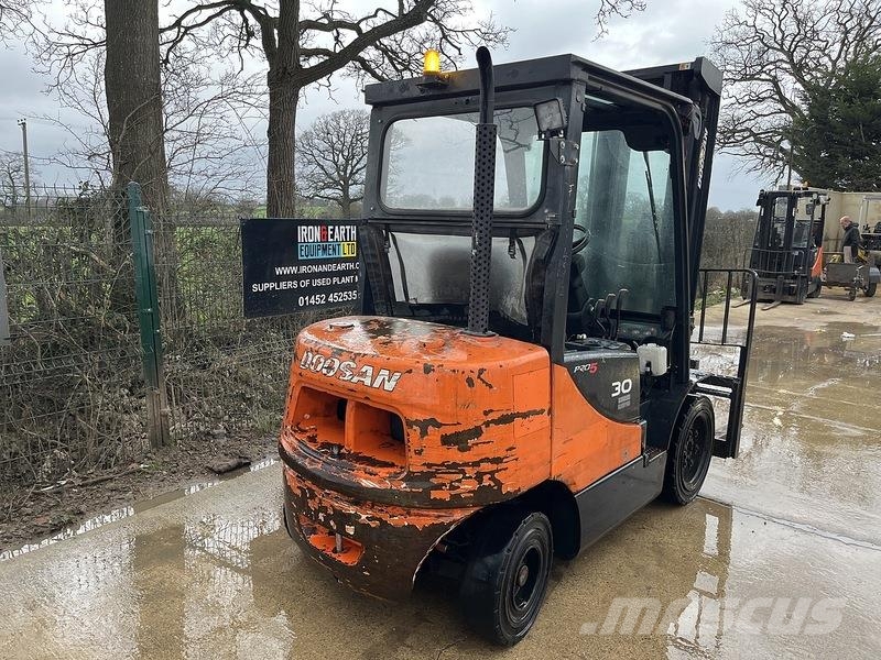 Doosan D30S-5 Forklift Πετρελαιοκίνητα Κλαρκ