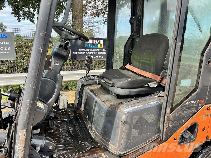 Doosan D30S-5 Forklift Chariots diesel