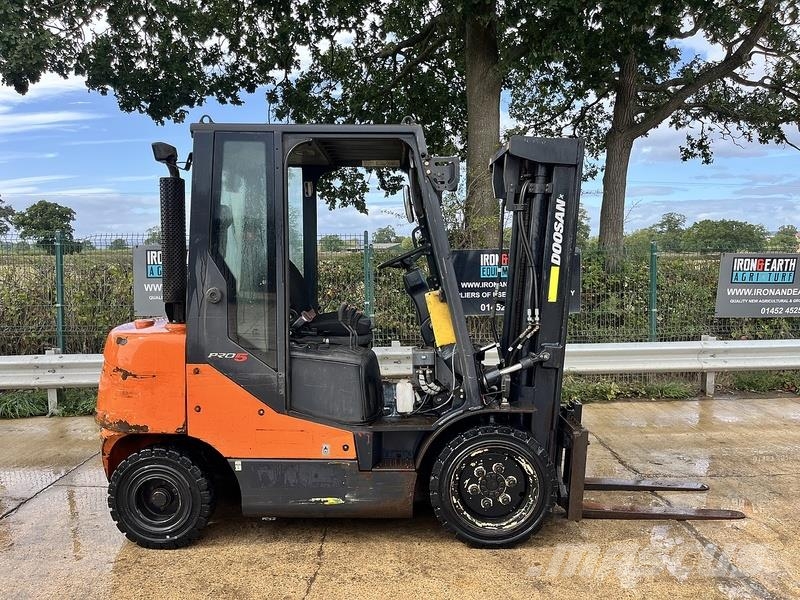 Doosan D30S-5 Forklift Chariots diesel