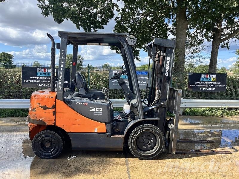 Doosan D30S-5 Forklift Dizelski viličari