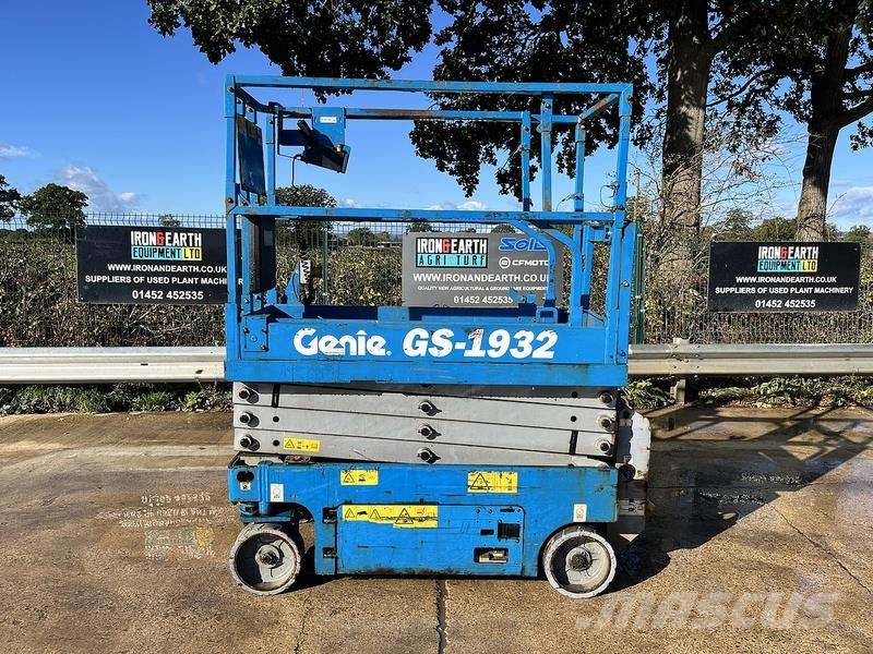 Genie GS-1932 Scissor Lift Construction - Others
