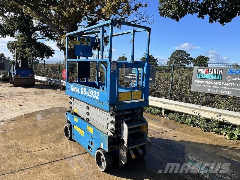 Genie GS-1932 Scissor Lift Construction - Others