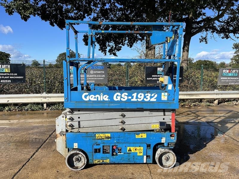 Genie GS-1932 Scissor Lift Construction - Others