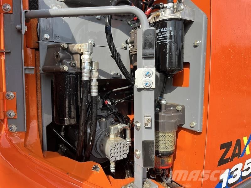 Hitachi ZX135US-6 Excavator Kāpurķēžu ekskavatori