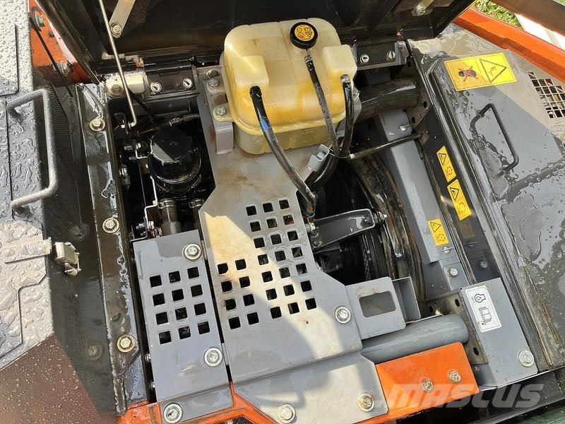 Hitachi ZX135US-6 Excavator Kāpurķēžu ekskavatori