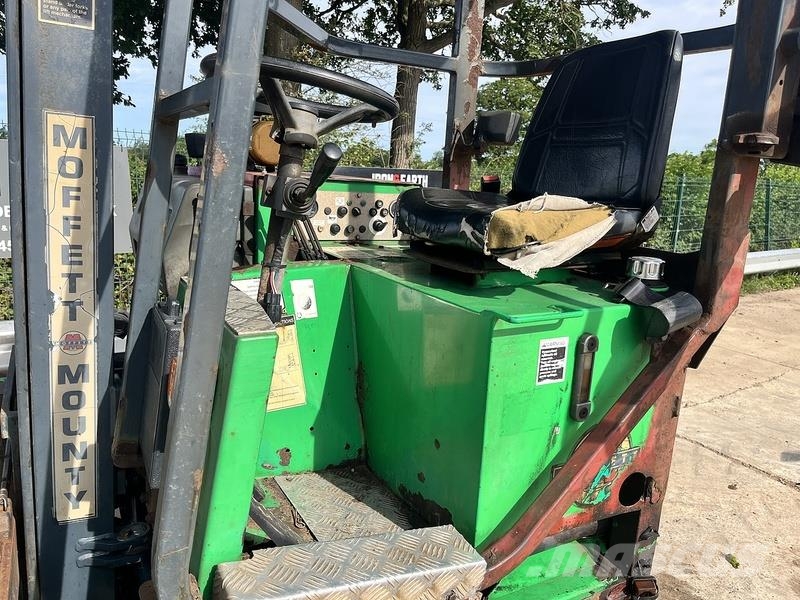 Moffett M2403W Truck-Mounted Forklift Diesel forklifts