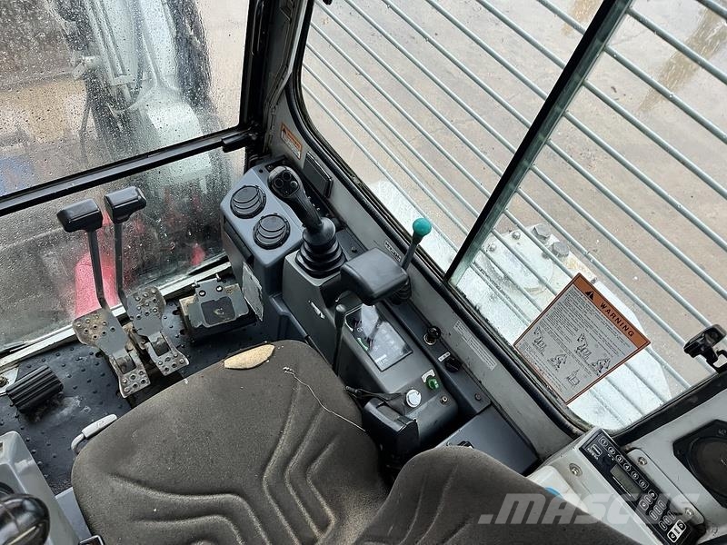 Takeuchi TB138FR Excavator Escavatori cingolati