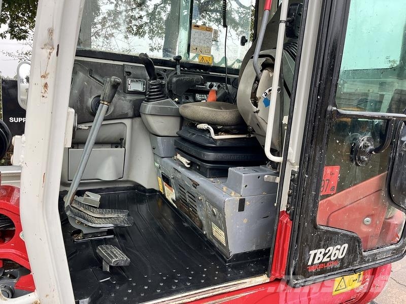 Takeuchi TB260 Excavator Bagri goseničarji