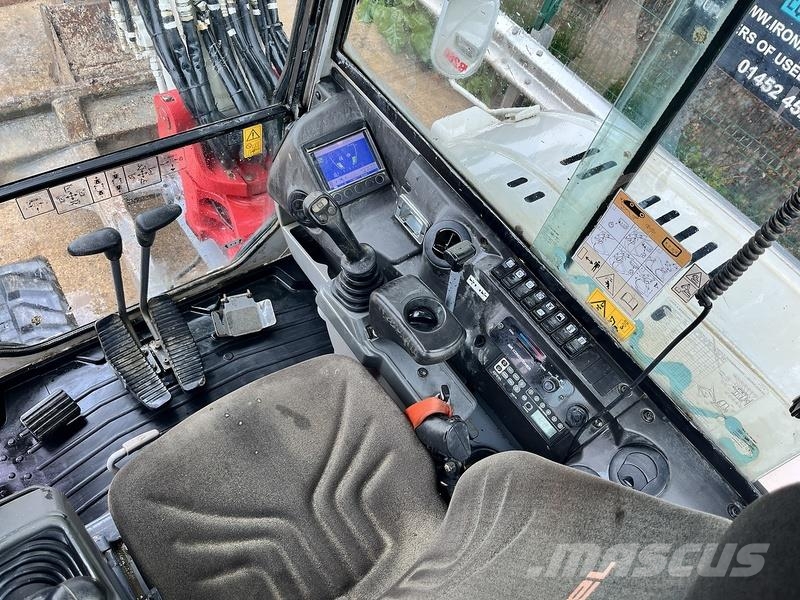 Takeuchi TB260 Excavator Bagri goseničarji