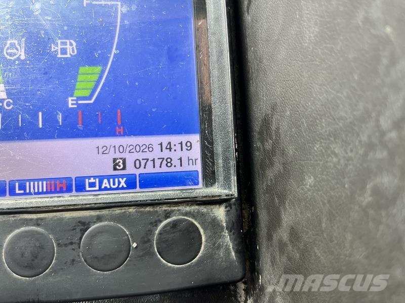 Takeuchi TB260 Excavator Bagri goseničarji