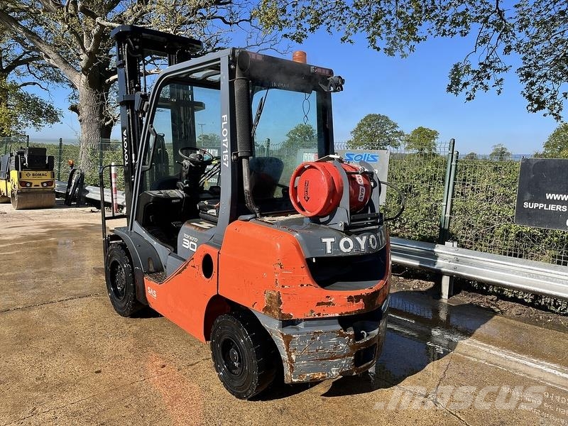 Toyota 02-8FGF30 Forklift Вилични кари-повдигачи - други