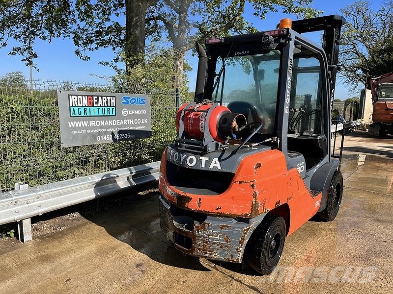 Toyota 02-8FGF30 Forklift Вилични кари-повдигачи - други