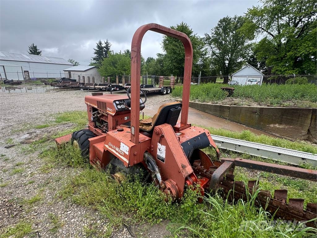 Ditch Witch 3500 DD Freze za kopanje jarkov Trenčerji