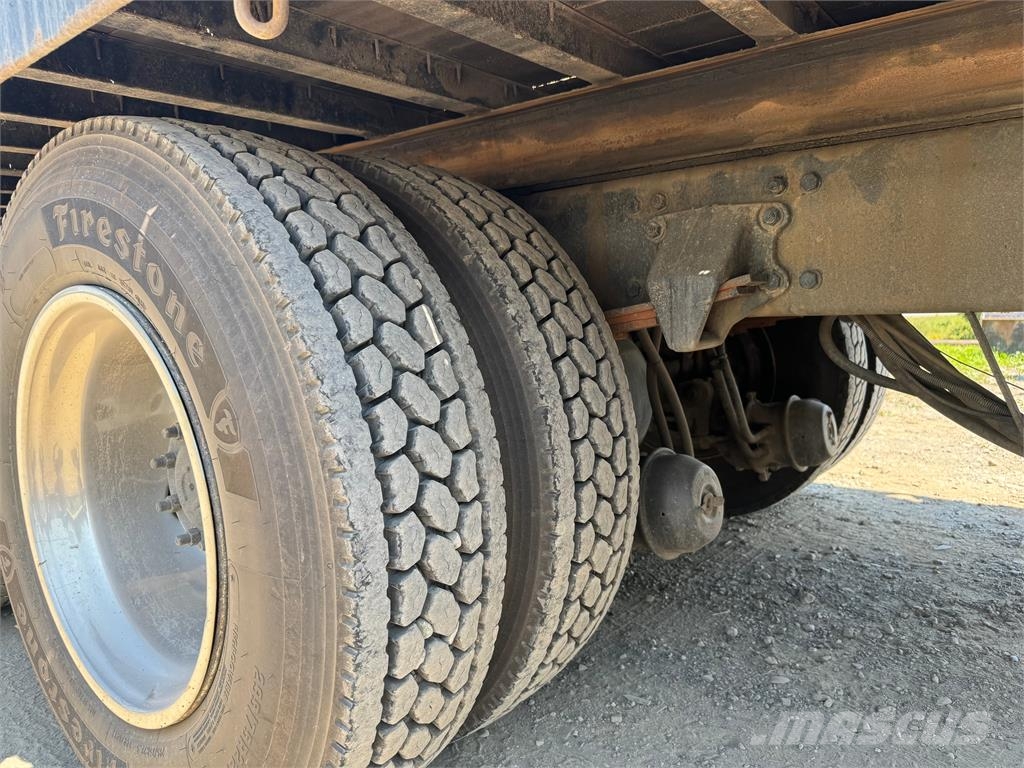 Freightliner Business Class M2 100 건설 장비 - 기타