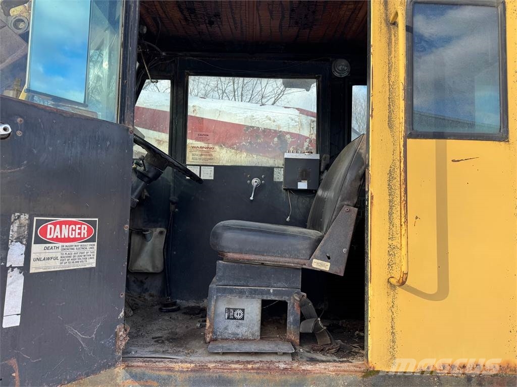 Gradall G-880C Crawler excavators