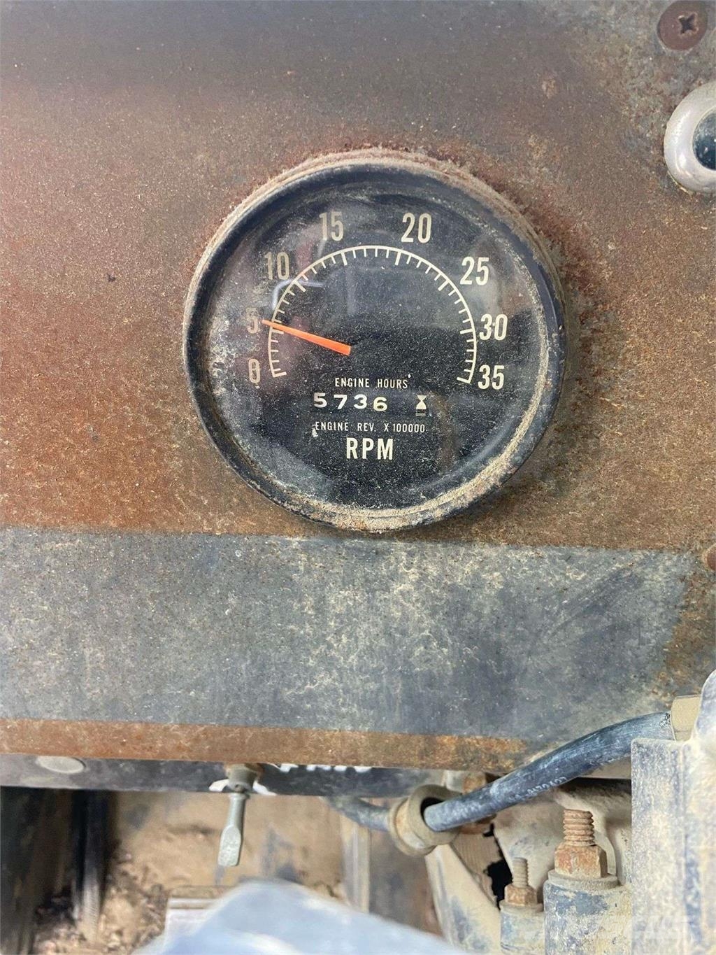 International F-5070 건설 장비 - 기타