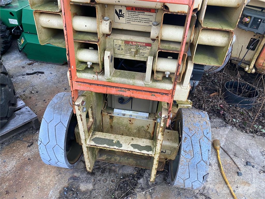 JLG 2630ES 剪叉式升降机