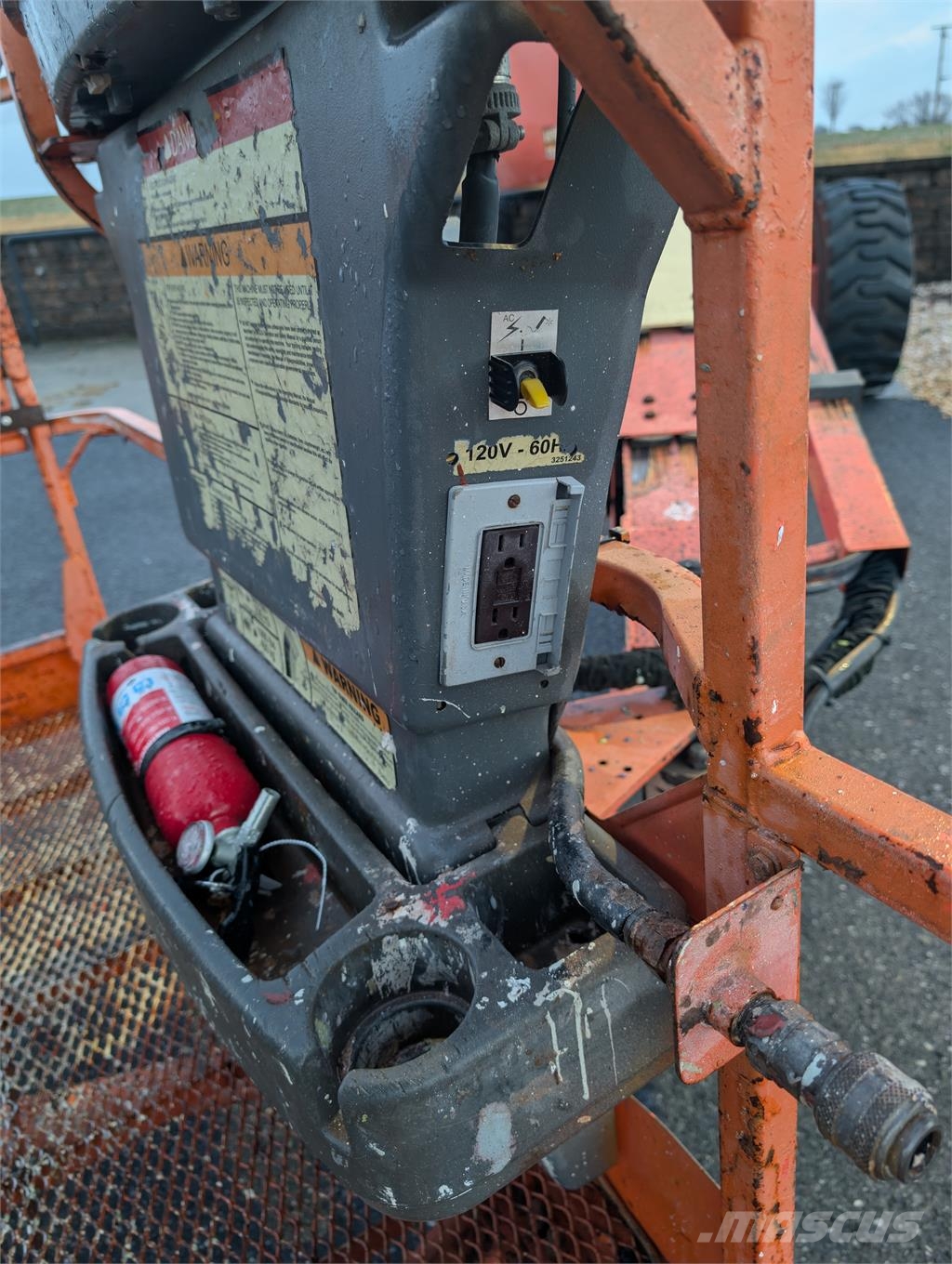 JLG 600S Booms and arms