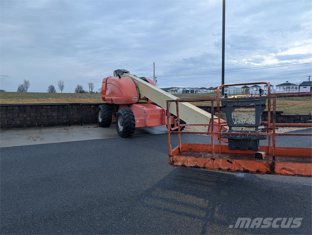 JLG 600S Booms and arms