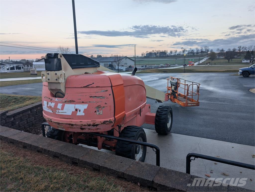 JLG 600S Booms and arms